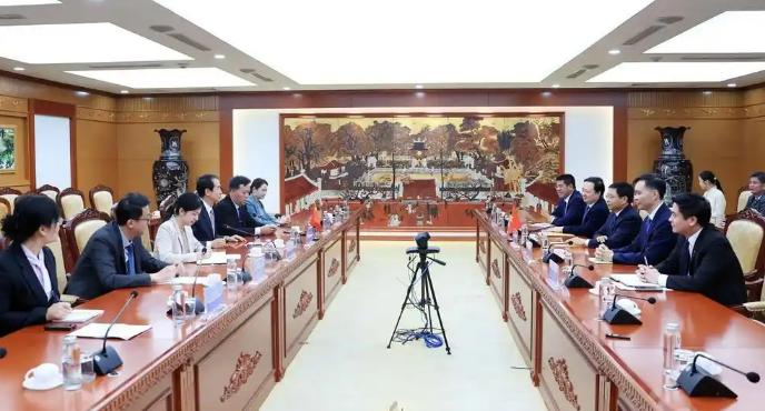 非常有诚意！越南财政部部长阮文胜前脚于1月3日拜会中方驻越大使，建议中方支持河内