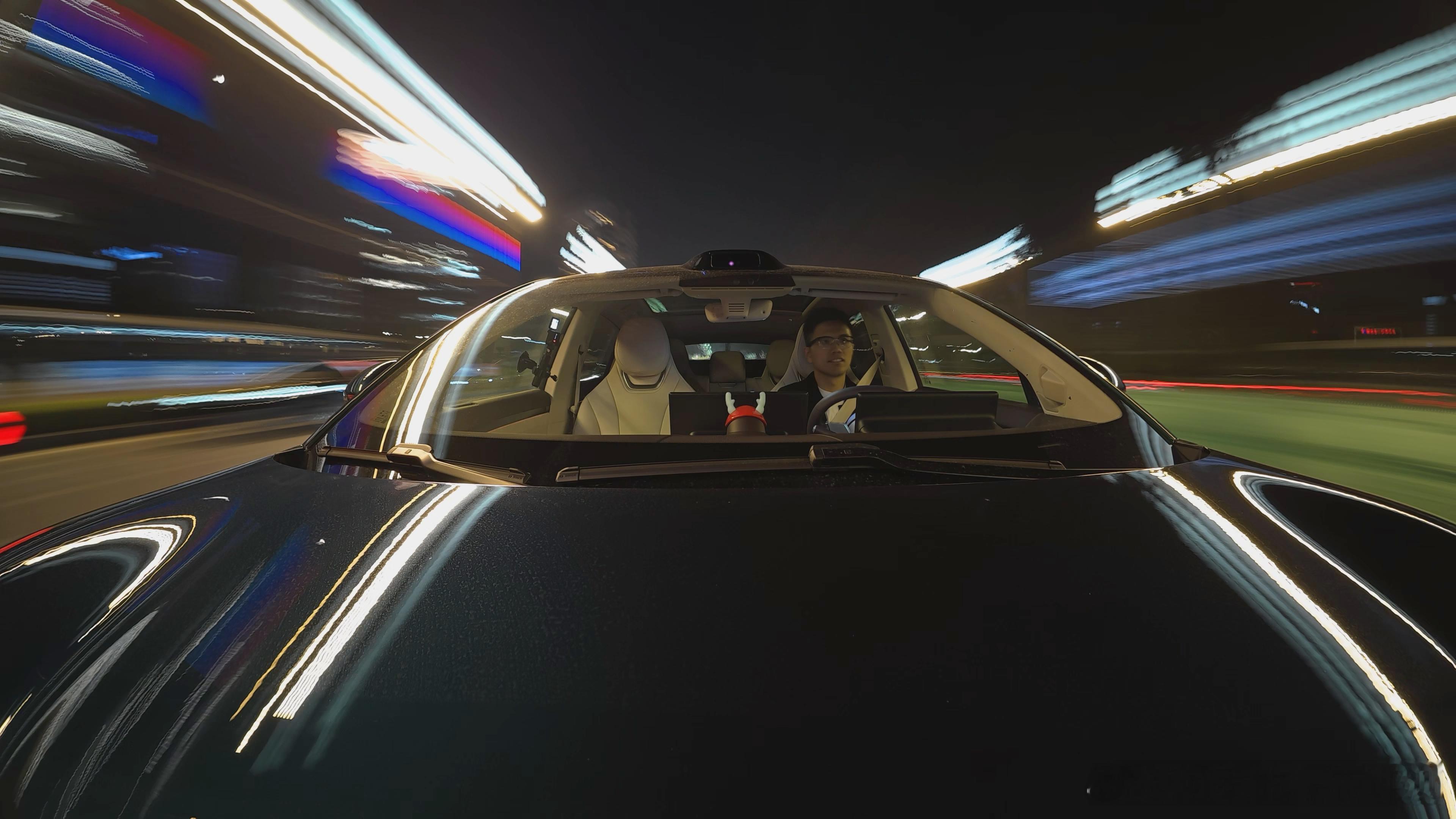 晚上回家路上，给我的智界R7拍点穿越照片[嘻嘻][嘻嘻]新的一周又要来了，开卷！