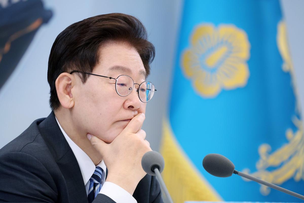 7 月 27 日，韩国首尔中央地方法院对前总统尹锡悦违反《公职选举法》一案作出一