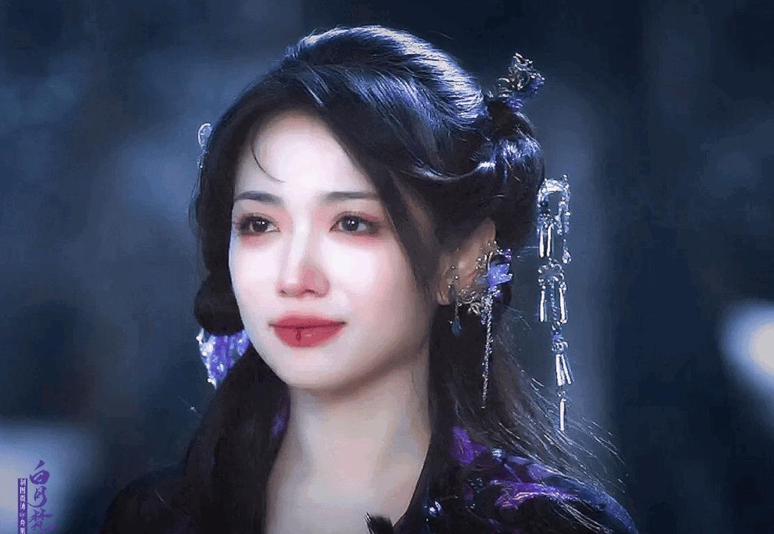 电视剧《白月梵星》正在火热播出，女主角白鹿这回没能借此剧提升人气，反倒被女二号代