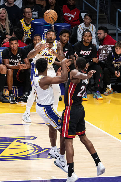 斯玛特之前12个赛季最高的赛季三分命中率是去年的39.2%，生涯平均产量也不算高