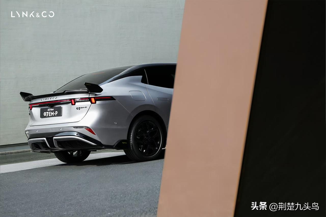 作为正在死磕驾照的超新手，全新领克07 EM-P二季度OTA直接给我拉满安全感，