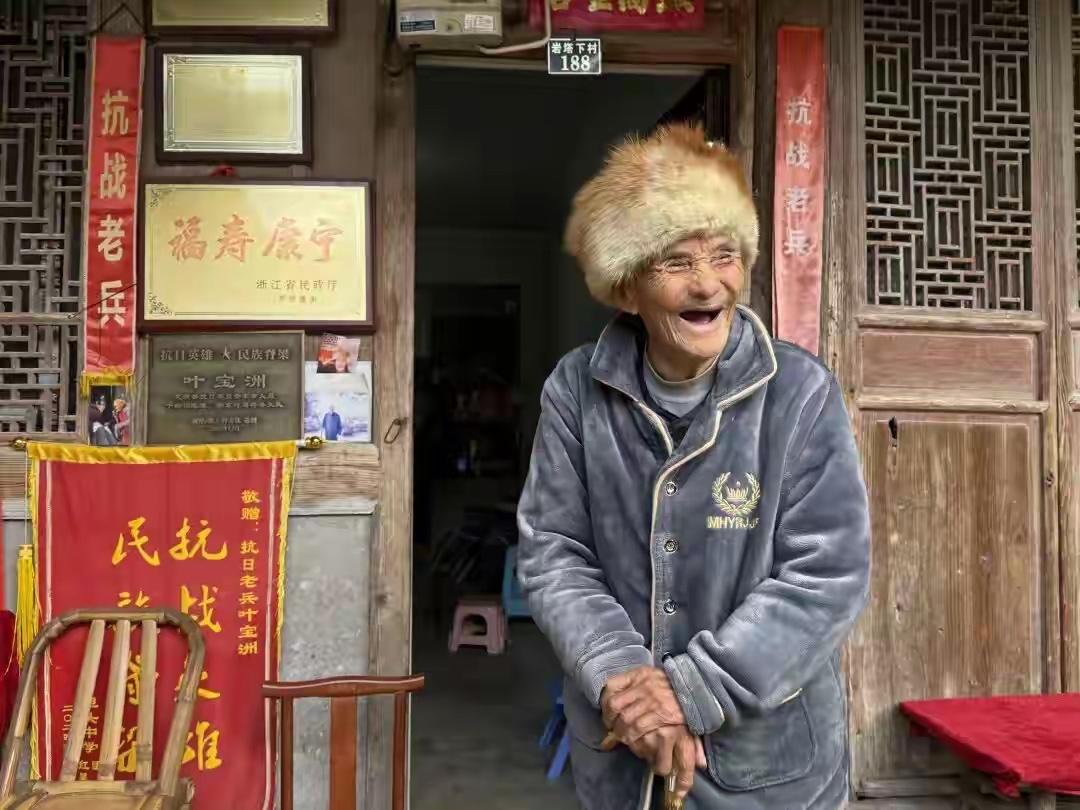 “120岁没问题！”台州107岁抗战老兵几乎不生病，一天睡14个小时；80岁儿子