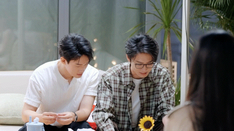 心动9花开了人自闭了💐本以为是甜蜜任务，直接变成大型自闭现场，于洋笨拙拼乐高的
