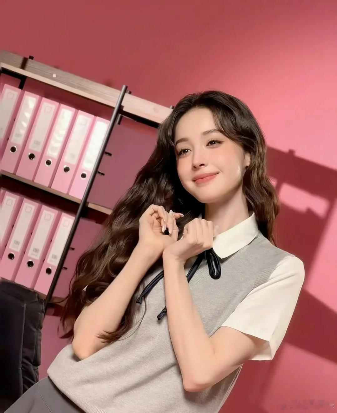 娜扎根本不挑化妆师，硬件美所以咋画都美 