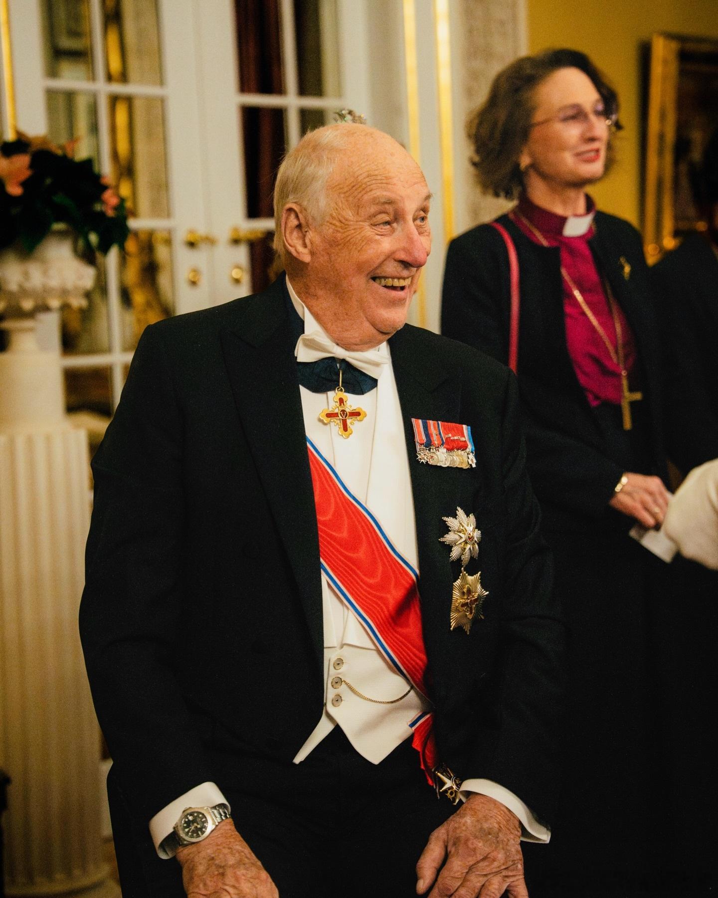 新闻 2025.12.5 挪威国王夫妇和王储哈康在奥斯陆皇宫为挪威教会主教们举行