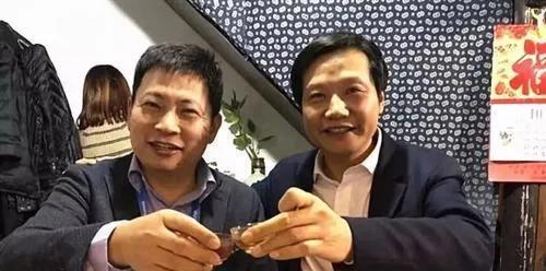 余承东首次回应「雷军推荐购买智界S7」，但有句话说的有争议。

还记得在小米SU
