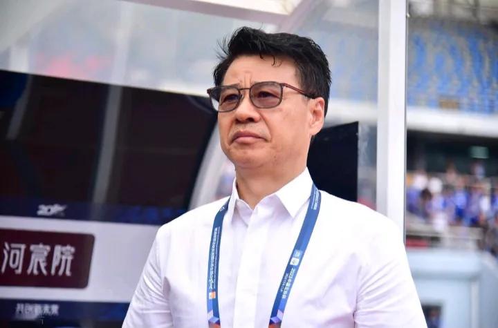 吴金贵又上热搜，传闻长春亚泰将聘请吴金贵来拯救球队于水火。这样的消息不知道是否属