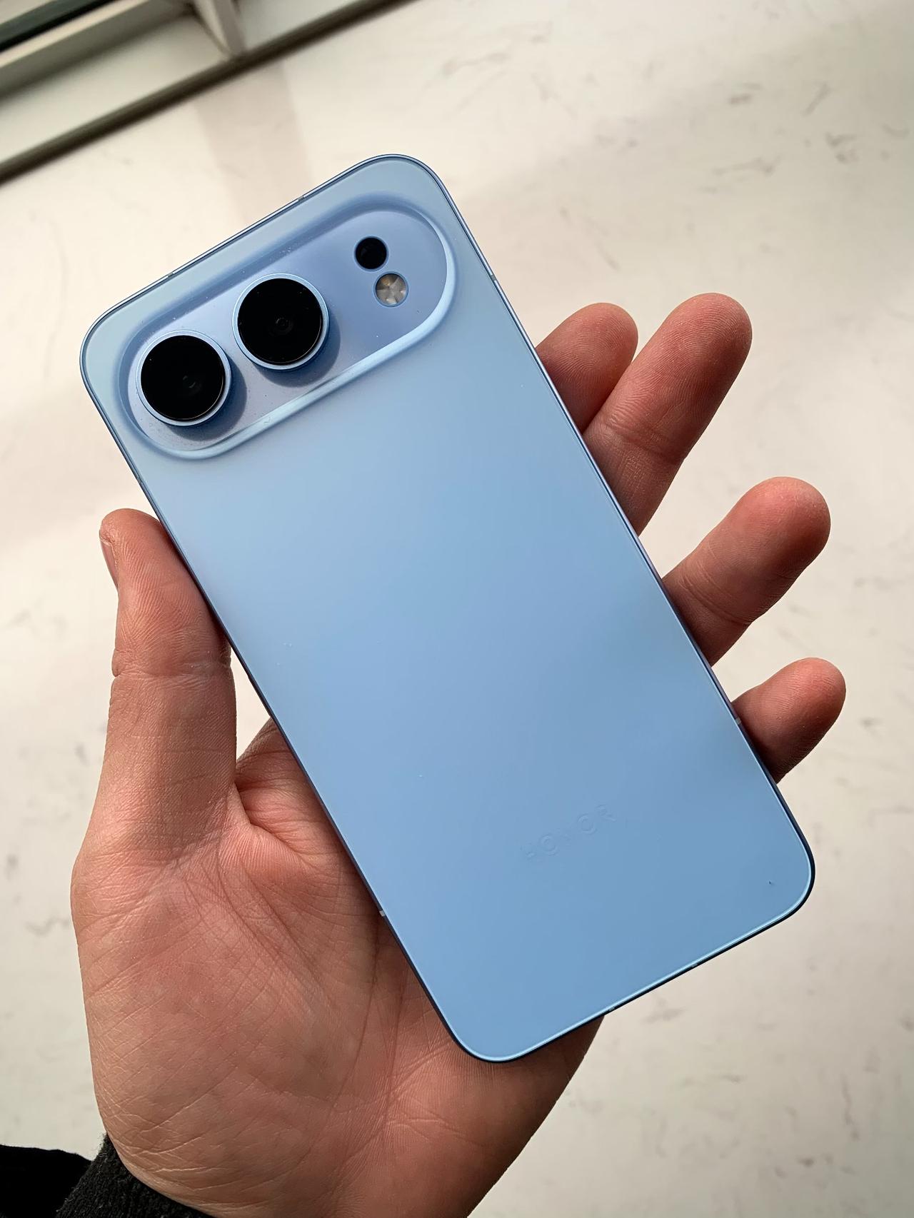 春节和老同学聚会，没想到啊！出镜率最高的手机居然不是iPhone！国产手机真的支