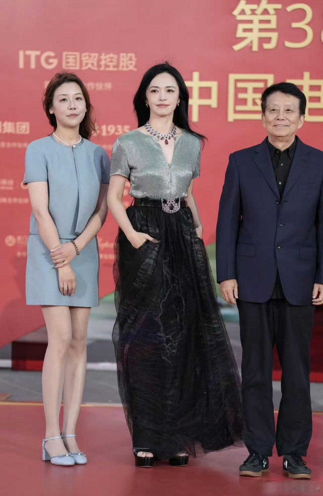 顶级高定品牌阿玛尼，配上顶级珠宝品牌宝格丽，不愧是顶级大花的时尚排面 