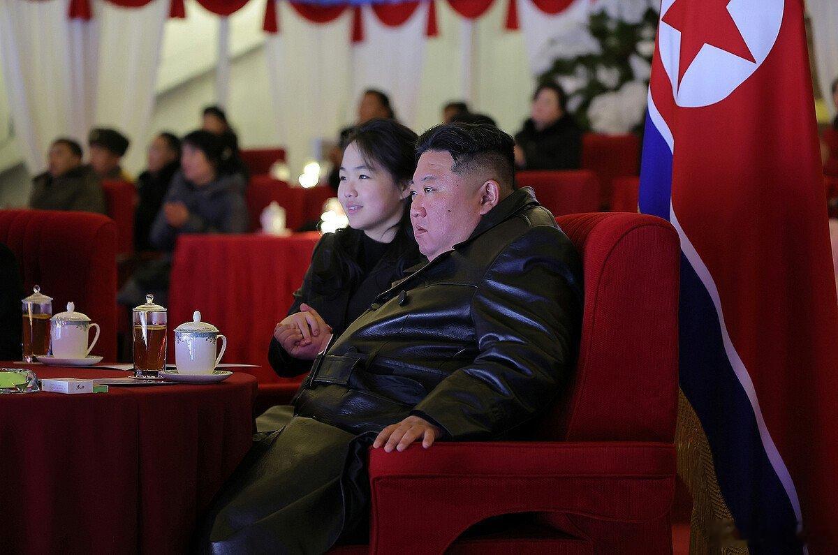 朝鲜拒绝回应国际足联，并向其民众免费转播世界杯比赛。朝鲜媒体表示："这是全球性的