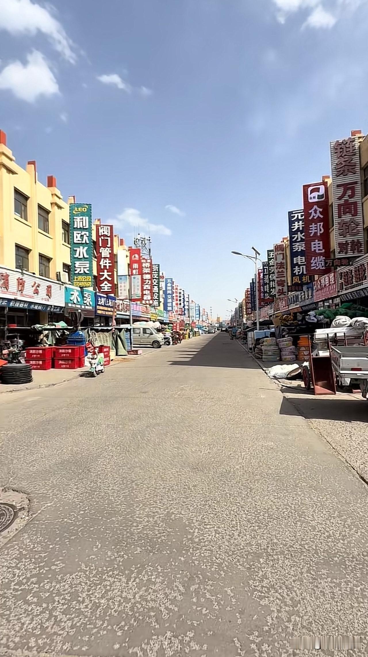 包头市最大的五金机电城，四条街道没看见一个人[泣不成声]太难了…这生意做的