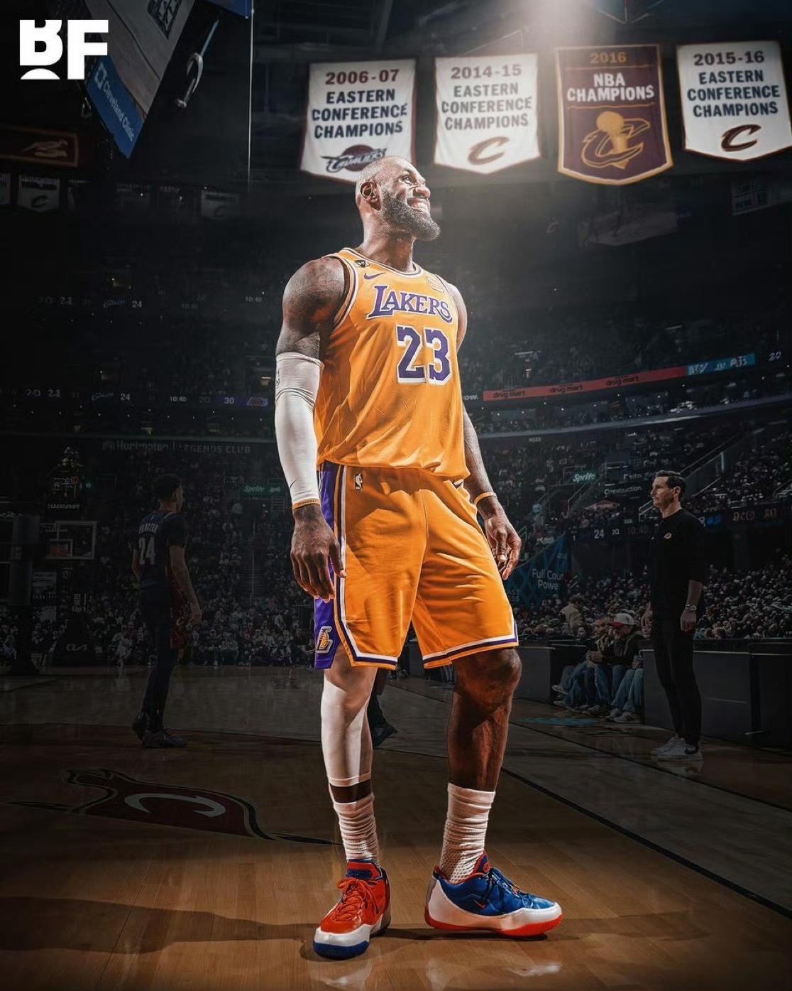 ESPN曝詹姆斯回归骑士可能骑士詹姆斯 勒布朗谈是否在克利夫兰打完了最后一场比赛