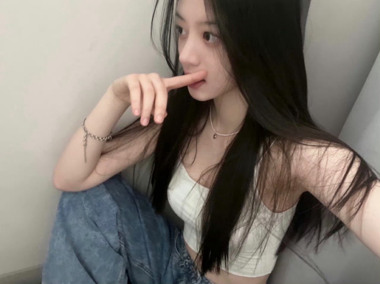 【朴敏珠】在嘴唇上比1是啥意思捏·整个韩娱都在幻梦都破碎 ​​​