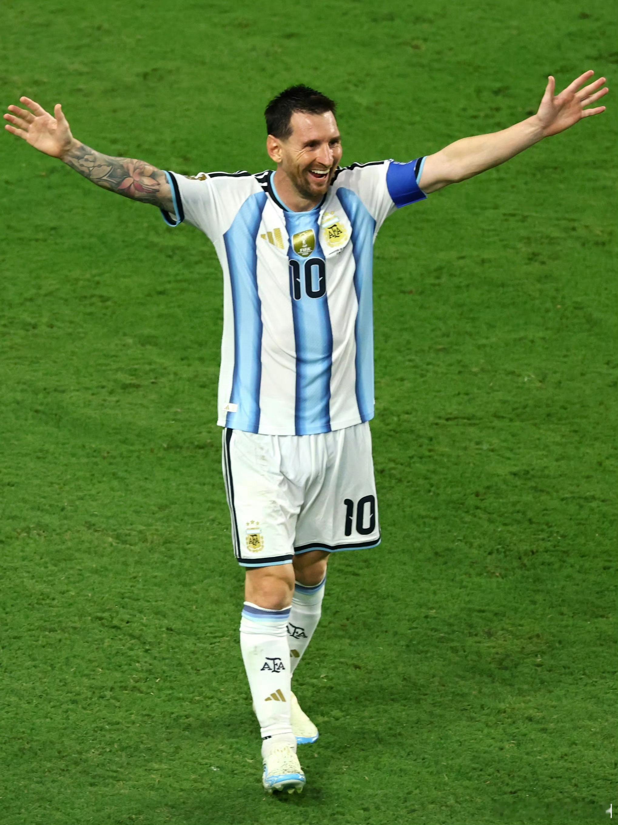FIFA认定阿根廷进球判罚正确国际足联首席裁判官科里纳针对阿根廷3比2埃及的比赛