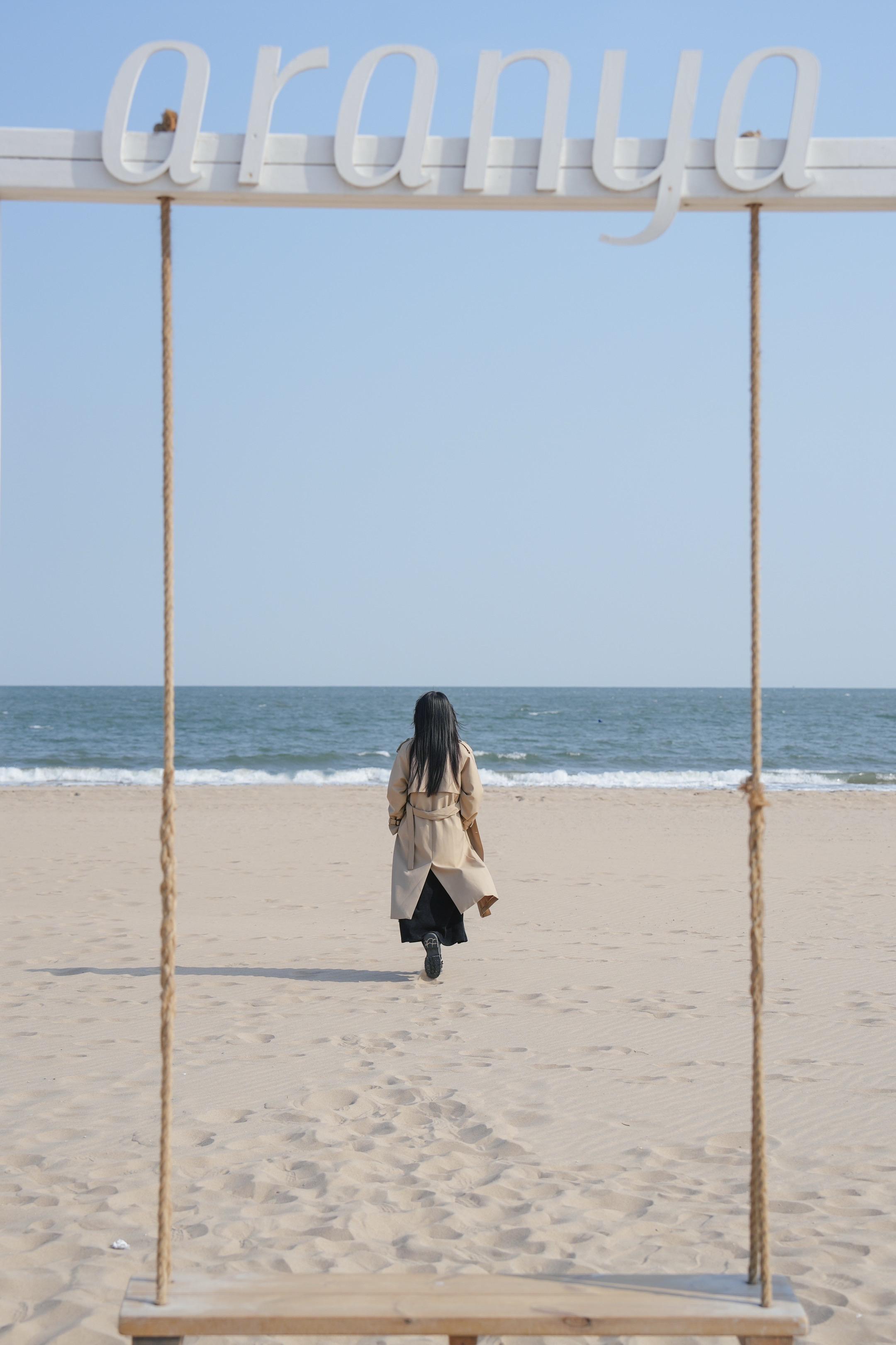 阿那亚旅拍日记.当夏日人潮褪去，秋天的阿那亚才展现出它最本真的模样，一...