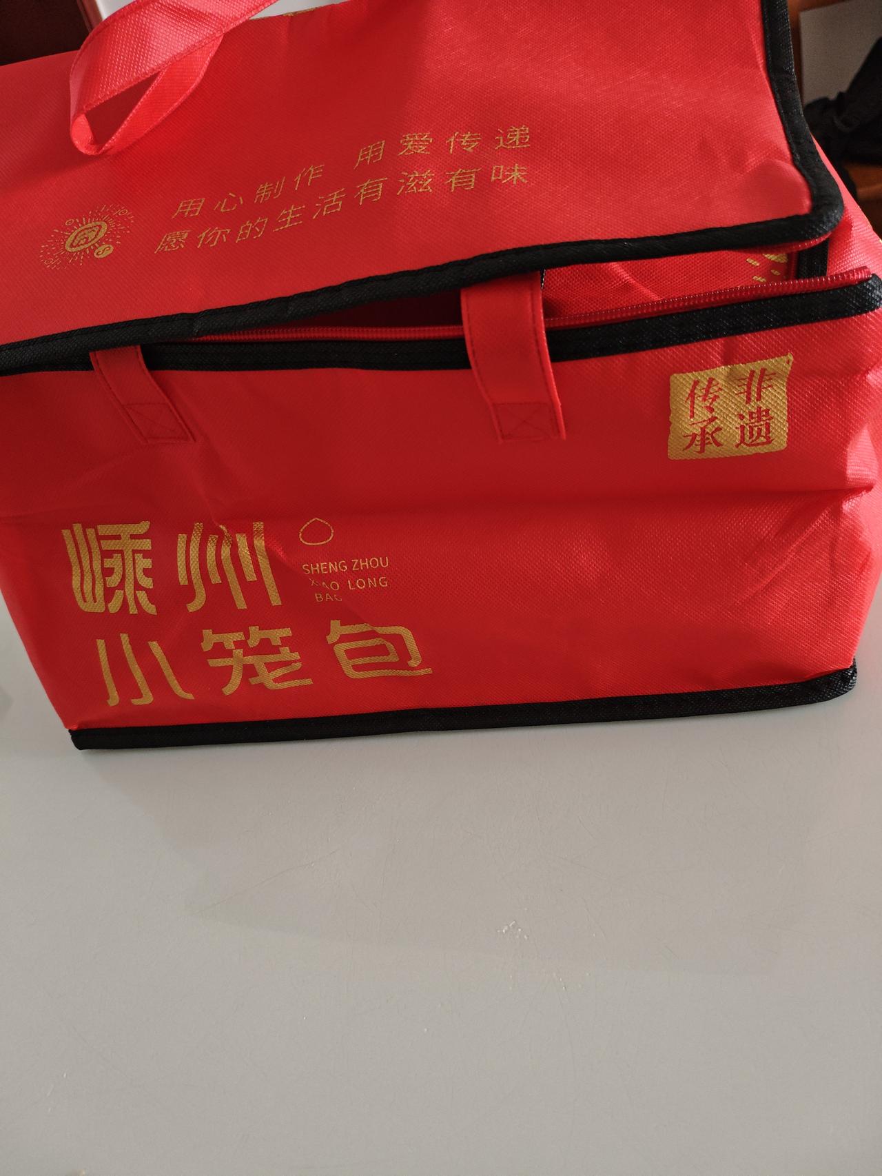 晒出我的今日美食今日美食是我们老家的传统美食嵊州小吃-手工小笼包，是我小女儿从老