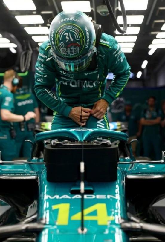 看了十年F1才发现，车手最强的不是油门，是“嘴上功夫”
以前总觉得F1车手厉害在