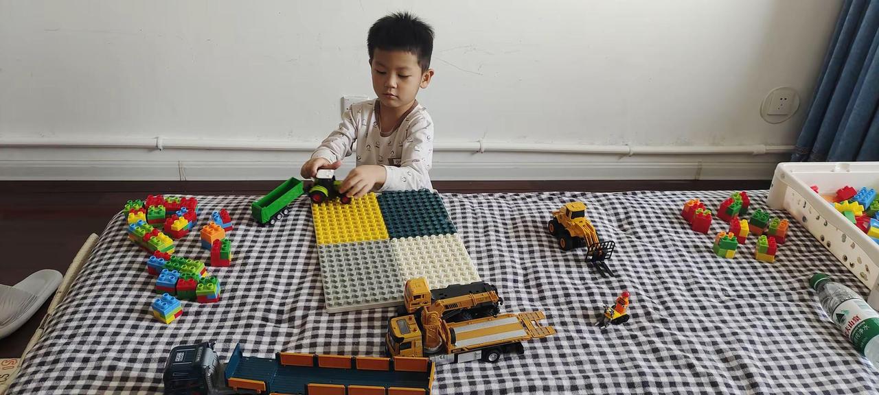 一想到我以后能成为物流公司董事长父亲我就感到骄傲