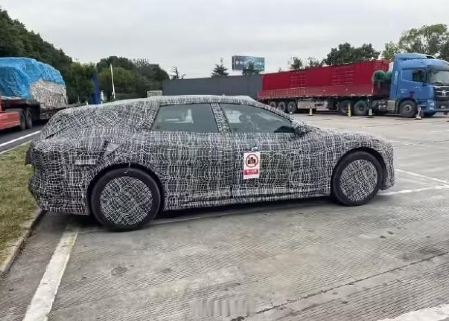 阿维塔 06 猎装车首次曝光，车型看着挺特别 ​​​