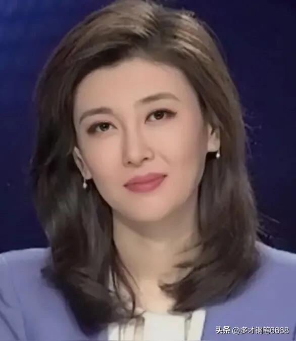 这两位都是央视的顶级美女，没有最美只有更美，气质上看，你觉得谁的气质好呢？

李