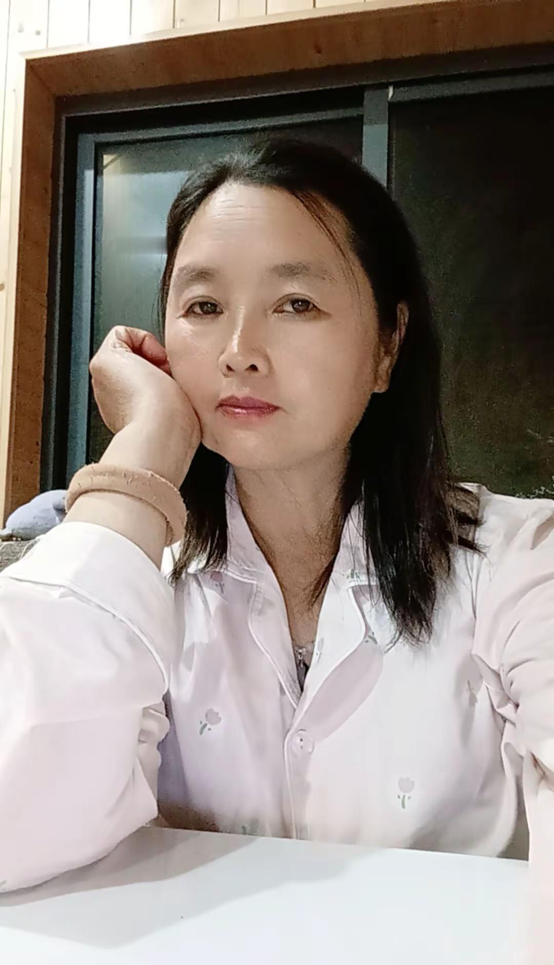 简单真实的我 我不完美但是我很真实 做个温柔的我
