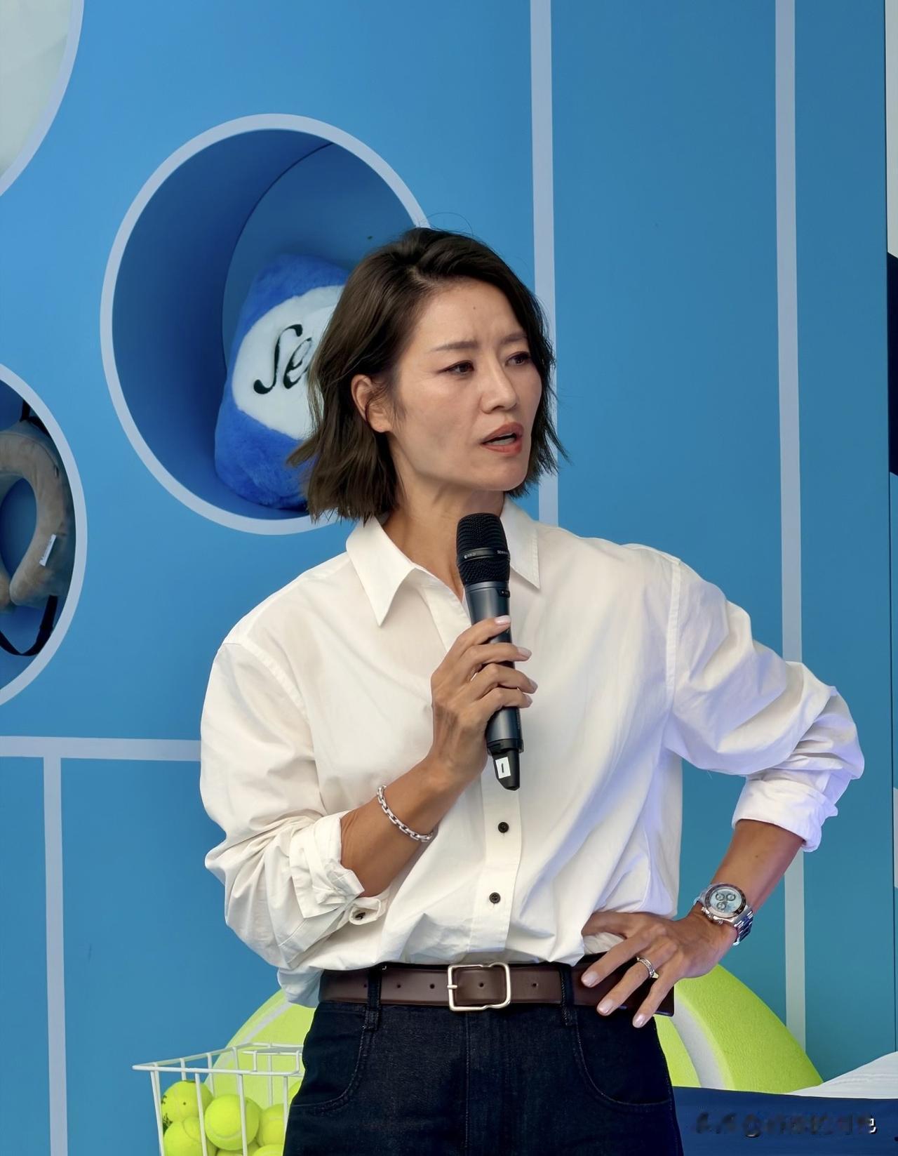 网友说他俩挺有夫妻相的。