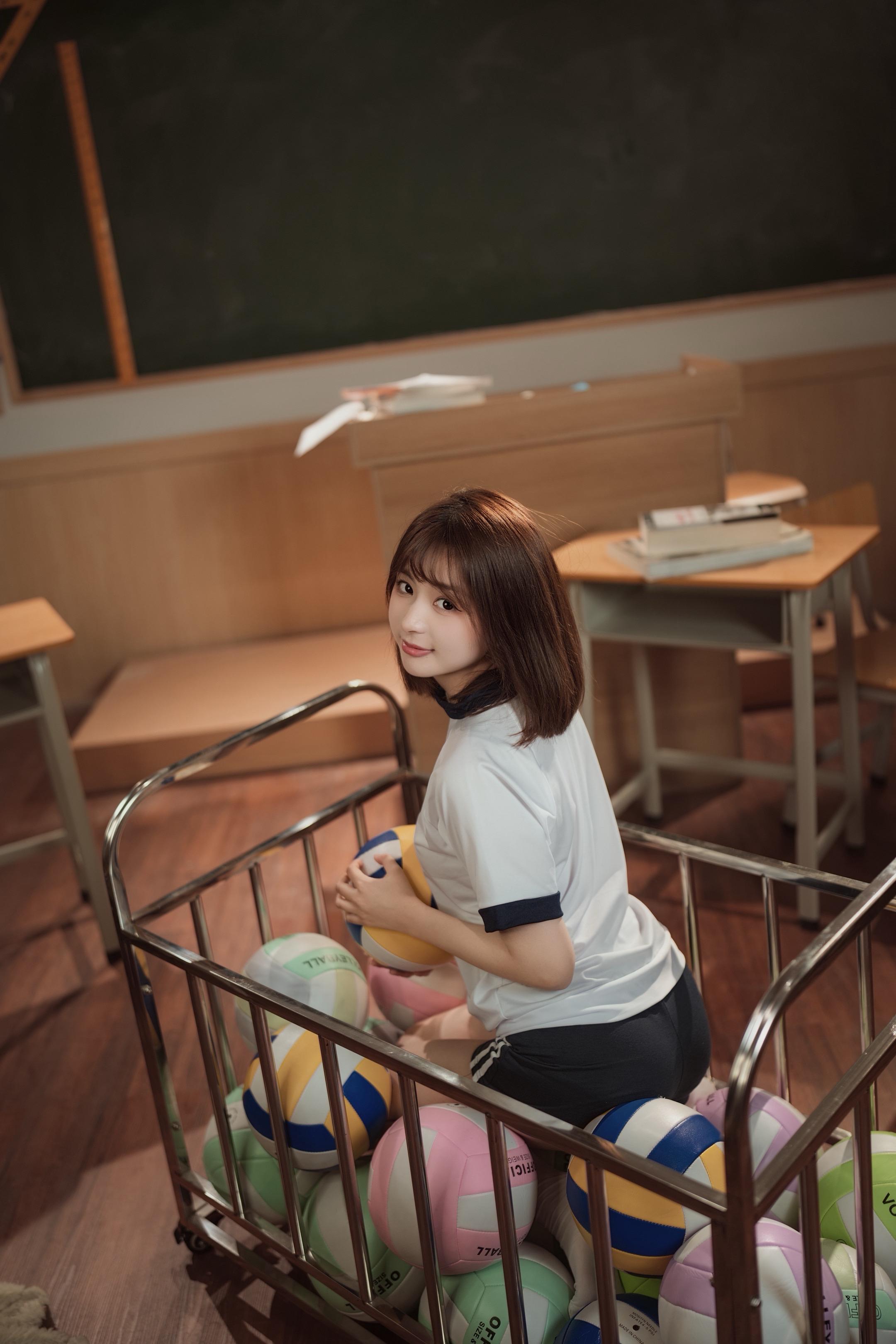 体操服少女。