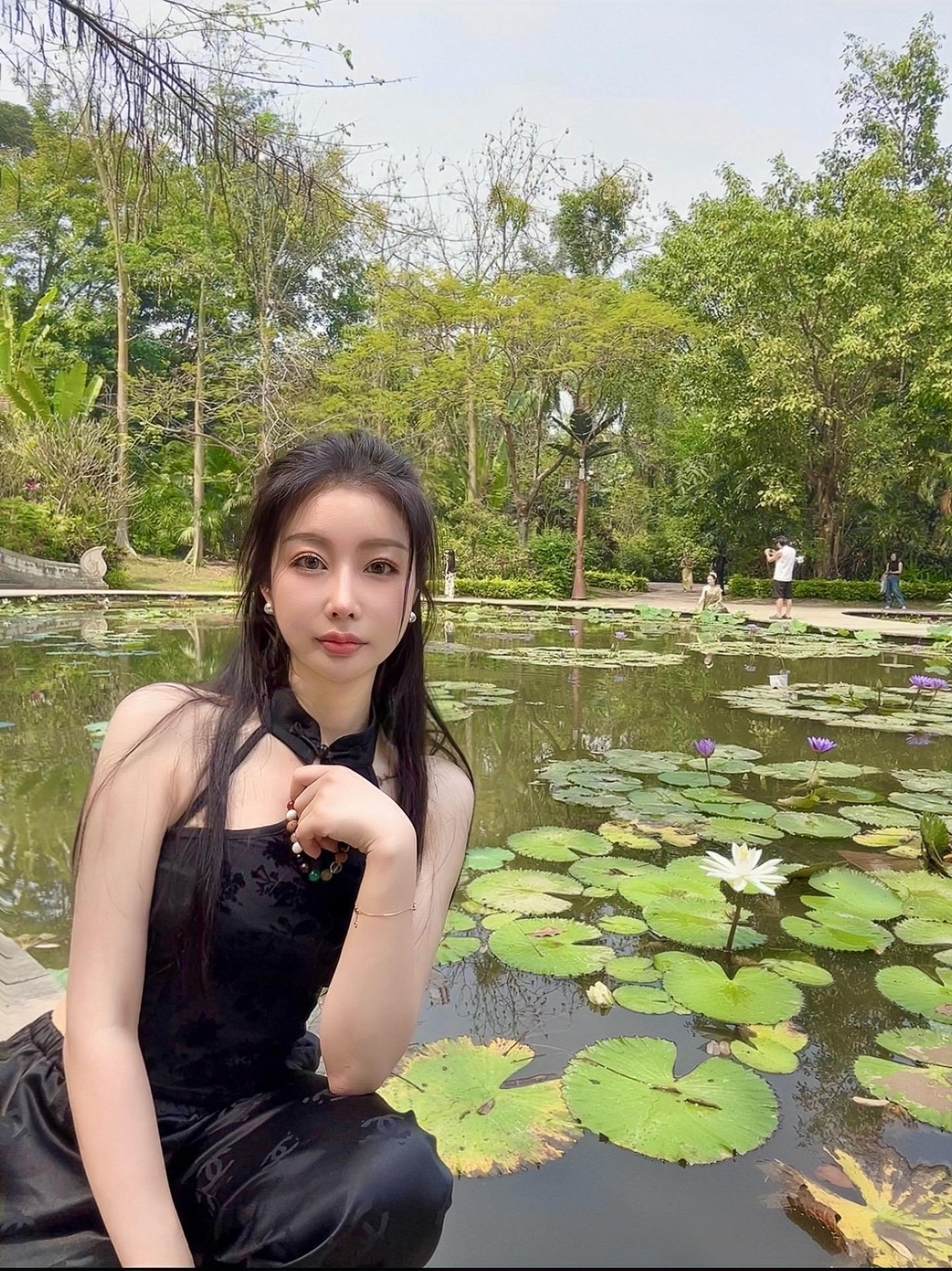 我的愿望很简单 在你身边、你在身边穿国风的傣王妃