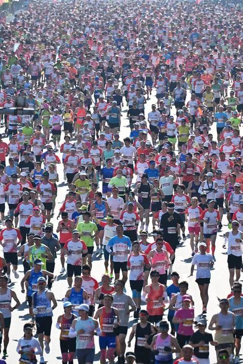 吉尼斯纪录在印度诞生印度国民警卫队招录187名，学历要求低，只要小学毕业就可以报