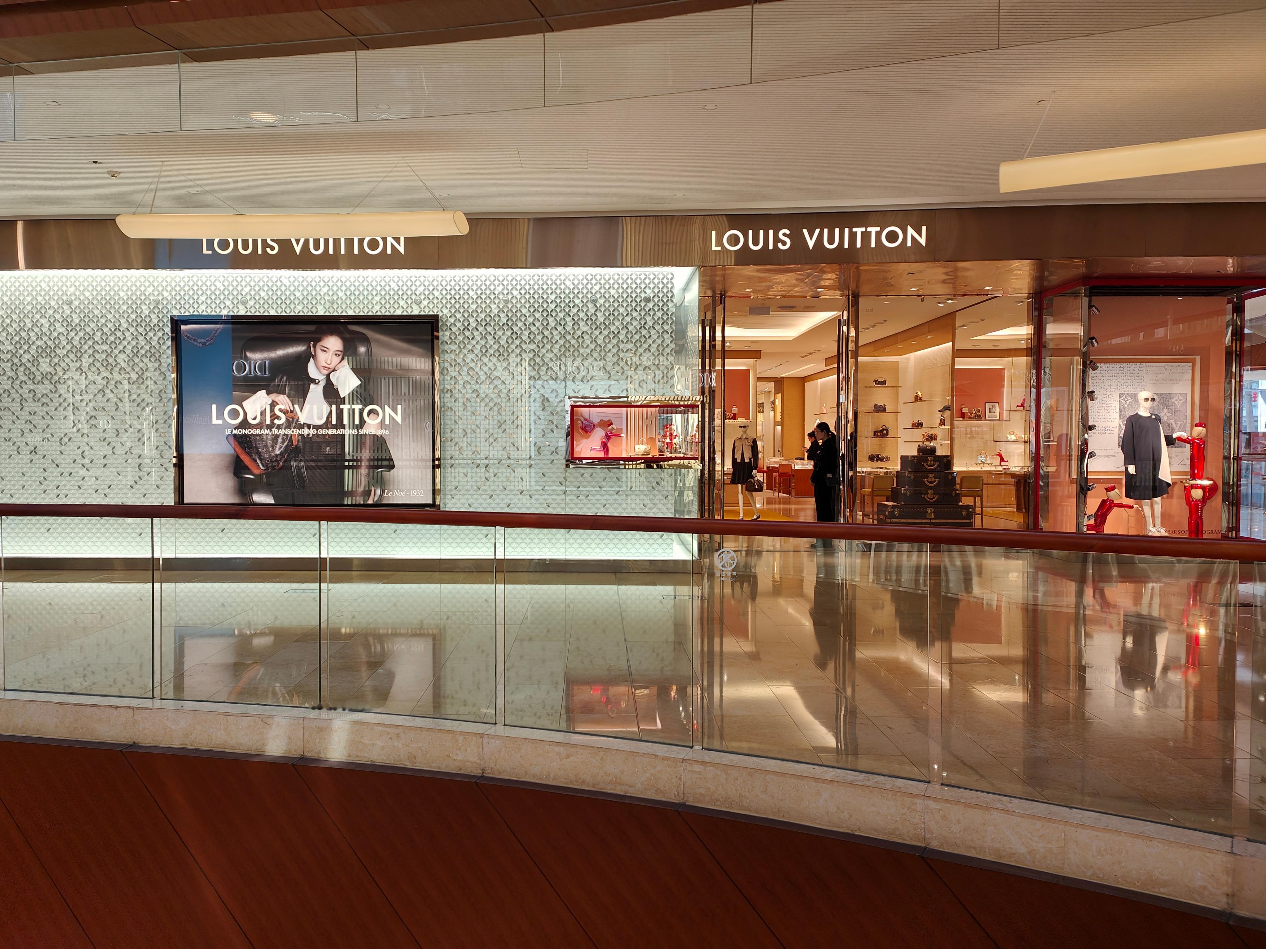 哇，逛广州太古汇偶遇刘亦菲 广州·太古汇