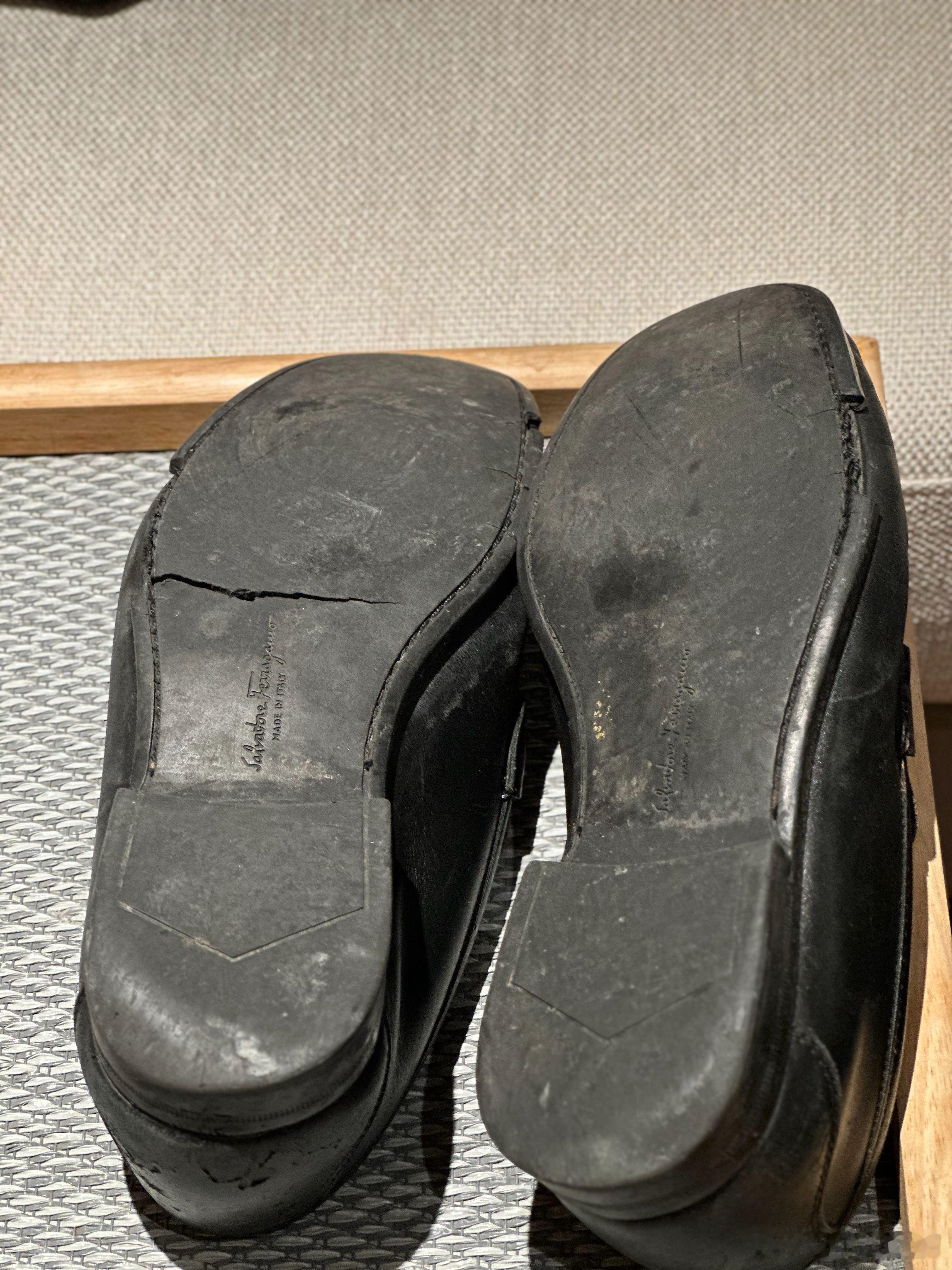 我进汽车行业这两年，肉眼可见的变黑了。因为研发的大院夏季步行很晒，而预约制的研发