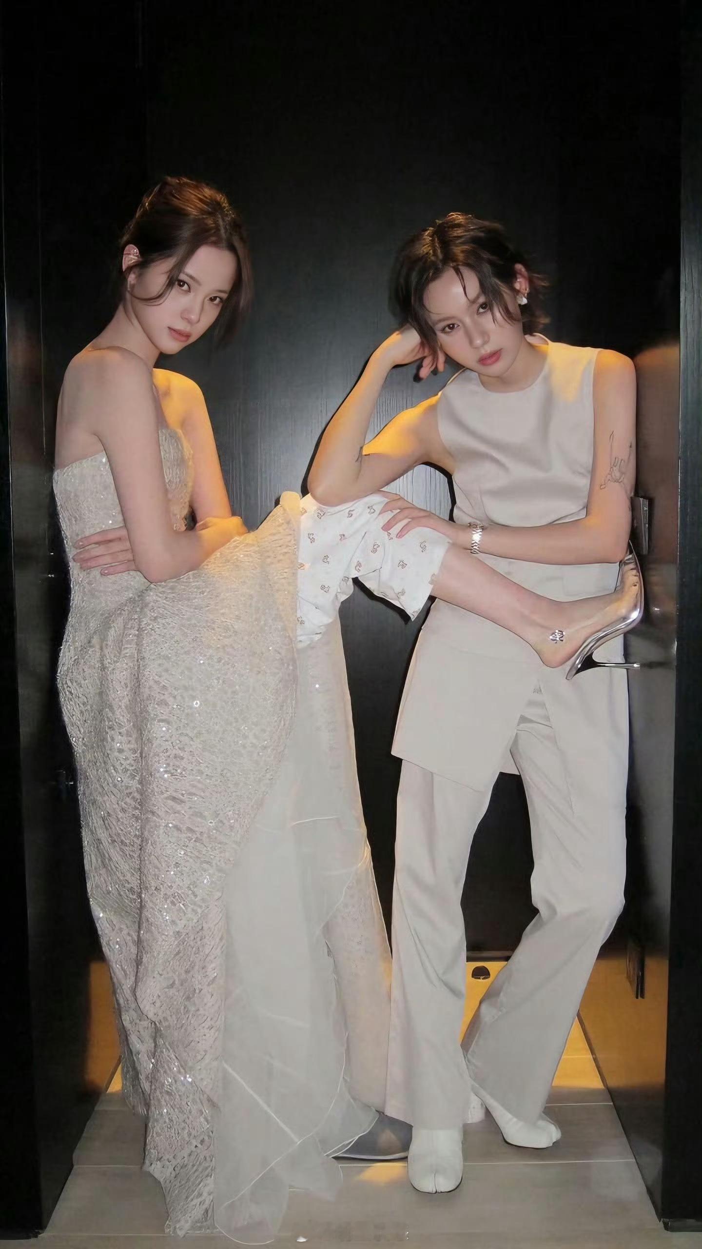 欧阳娜娜太谨慎了裙子里面穿睡衣 ​​​