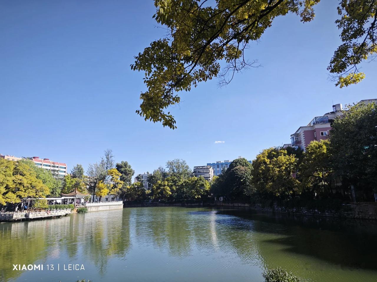 春城随拍都是景，让世界各地的游客心之向往，所以，昆明旅游业经久不衰！