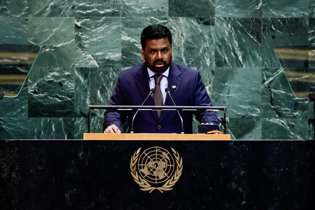 斯里兰卡拒绝了美国两架战斗机的降落请求，说要保持中立。同一天，伊朗也请求派三艘军