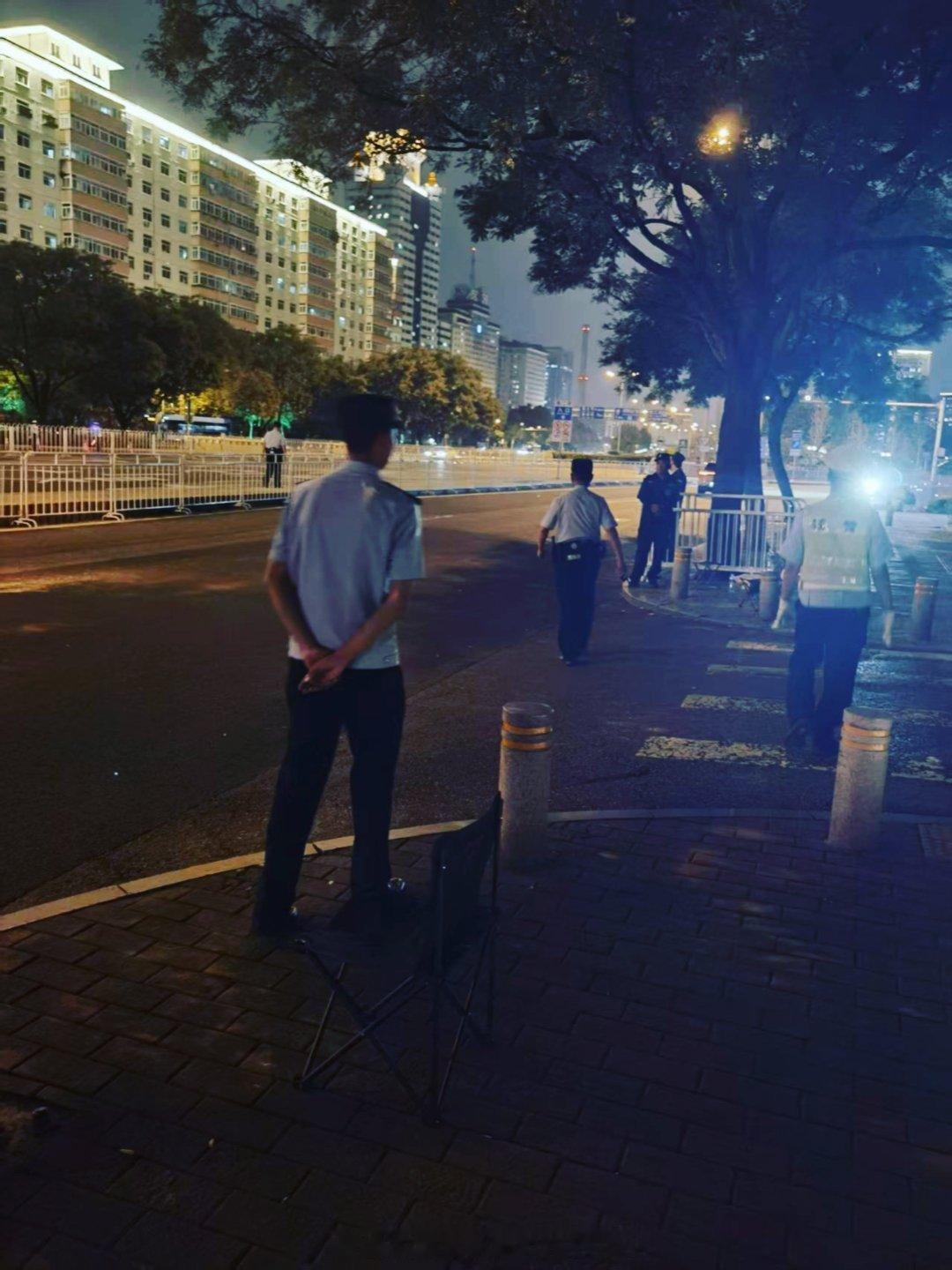 关于明天的阅兵，刚刚看到个留言说，美英法德奥日韩都没来阅兵，但法新社必须来，你们