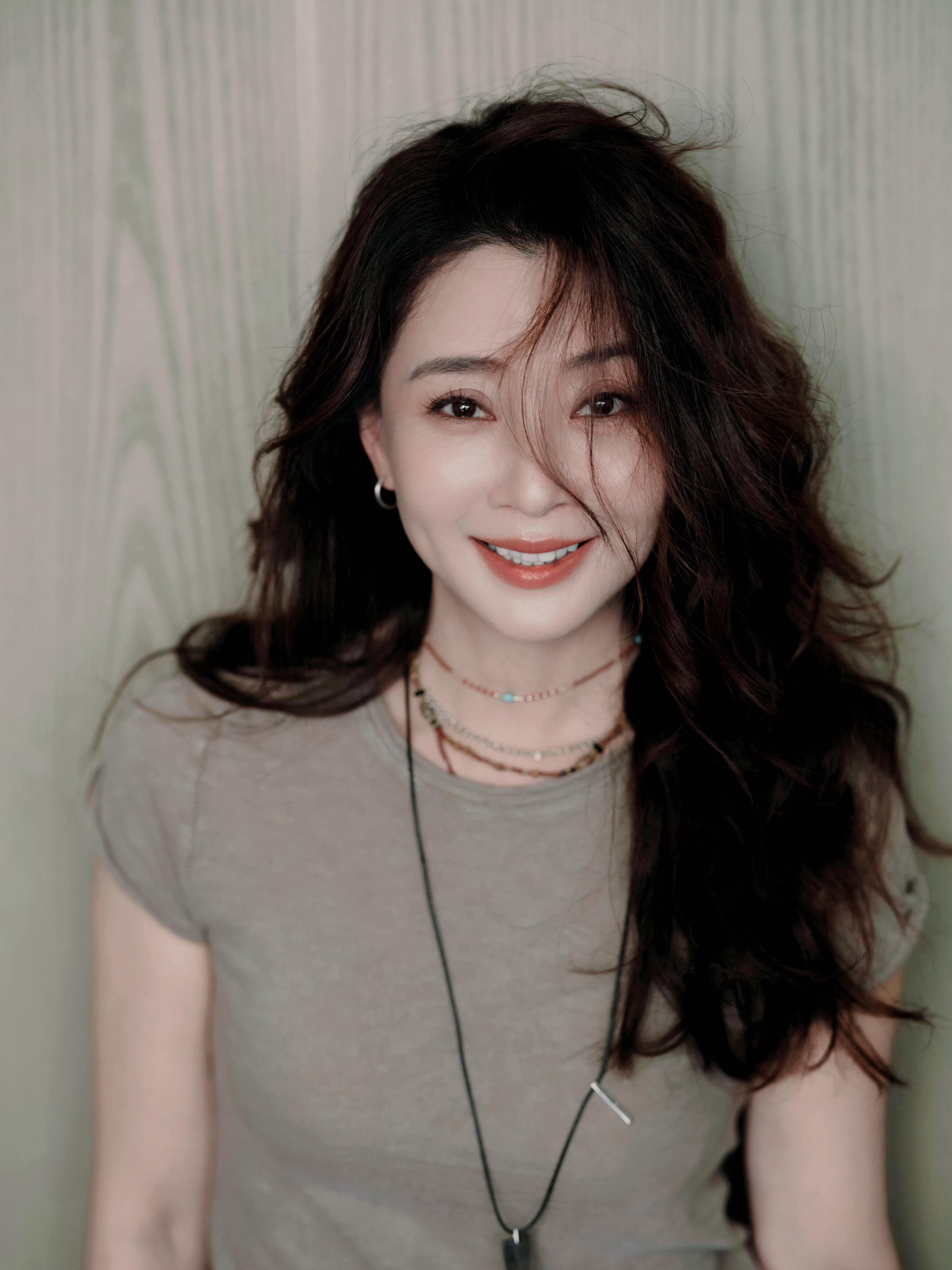 殷桃这次花少完全做自己殷桃坦言拍戏和综艺差别很大 花儿与少年终于看到演员之外的殷