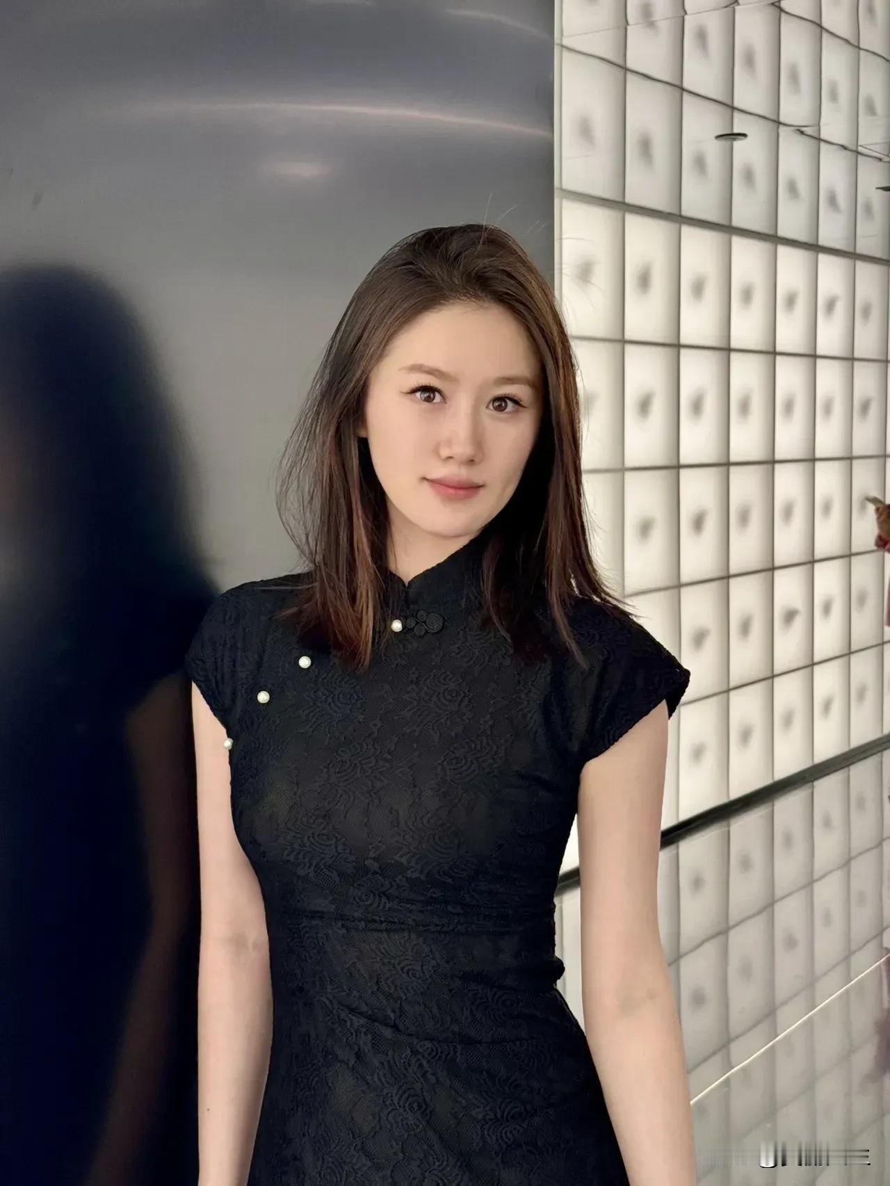 古木参天碧水潺，秋来池影照人闲～

———上海五大名园之醉白池