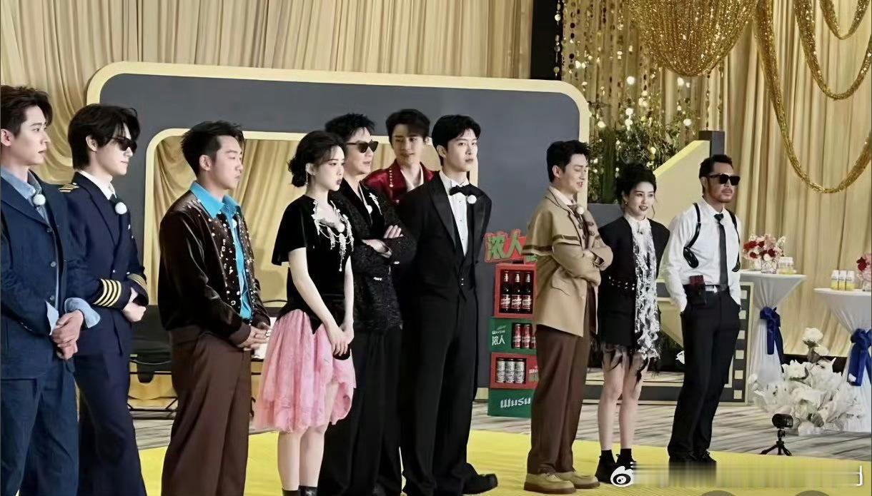 其实只要人好看，穿什么衣服又有什么关系呢 ​​​