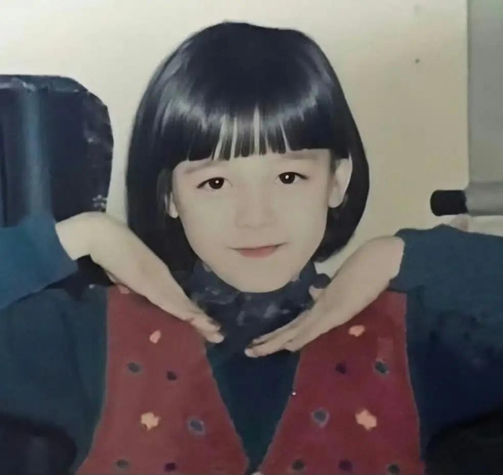 今天六一，来品鉴一下女明星的童年照杨幂 刘亦菲 迪丽热巴 杨紫 张子枫 宋祖儿 