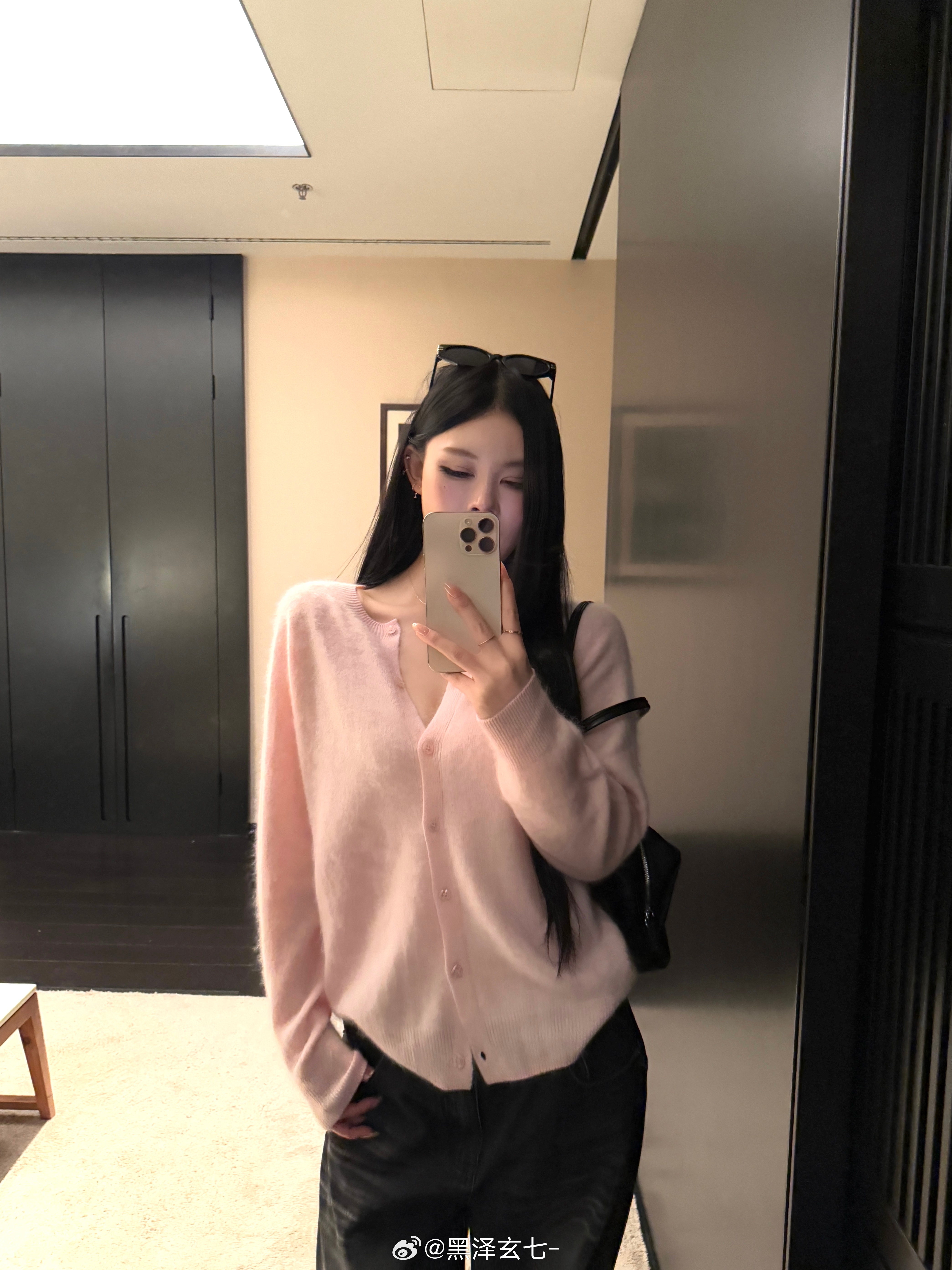 👑 长期主义针织企划先来2组尝鲜  更喜欢哪一件呢~老规矩滑2位姐妹随机son