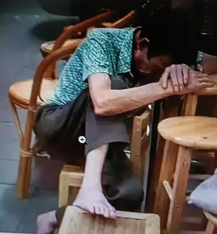 常年吃早餐和不吃早餐，身体在四方面差异明显。
先说肠胃，吃早餐能让肠胃规律蠕动，