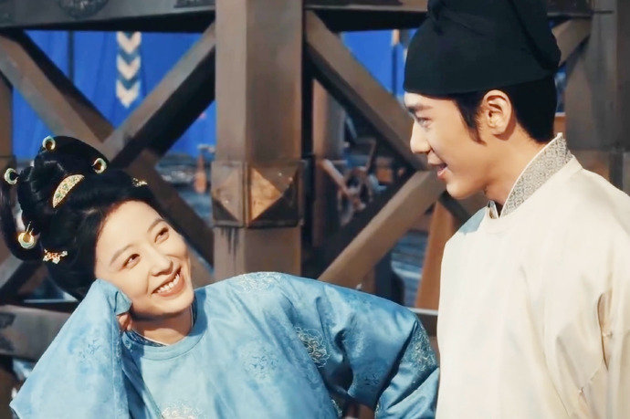 白宇周雨彤国泰民安的两张脸   白宇周雨彤简直是为年代剧而生的吧，天选钱弘俶孙太