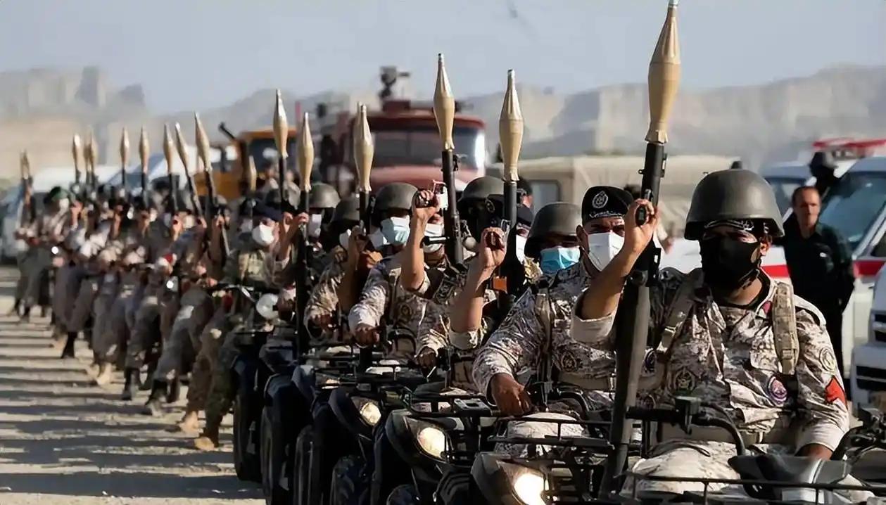 美国目前的实力，打个伊朗，弹药不足，盟友反对，顾虑伤亡太多，陷入长期冲突，犹豫再