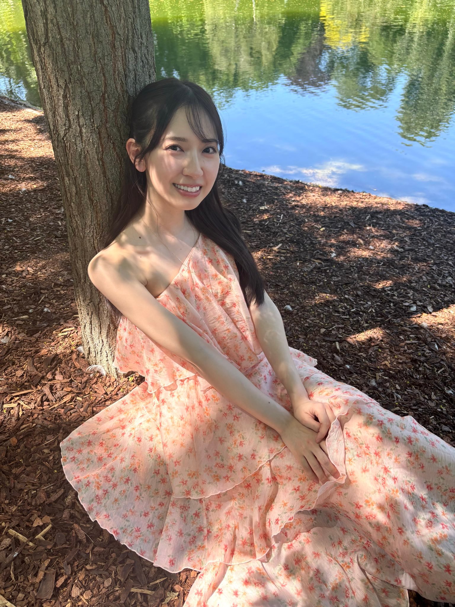 金村美玖[超话]金村美玖 🍣オフショット公開🍣ウィーン市立公園での一枚⛲️森