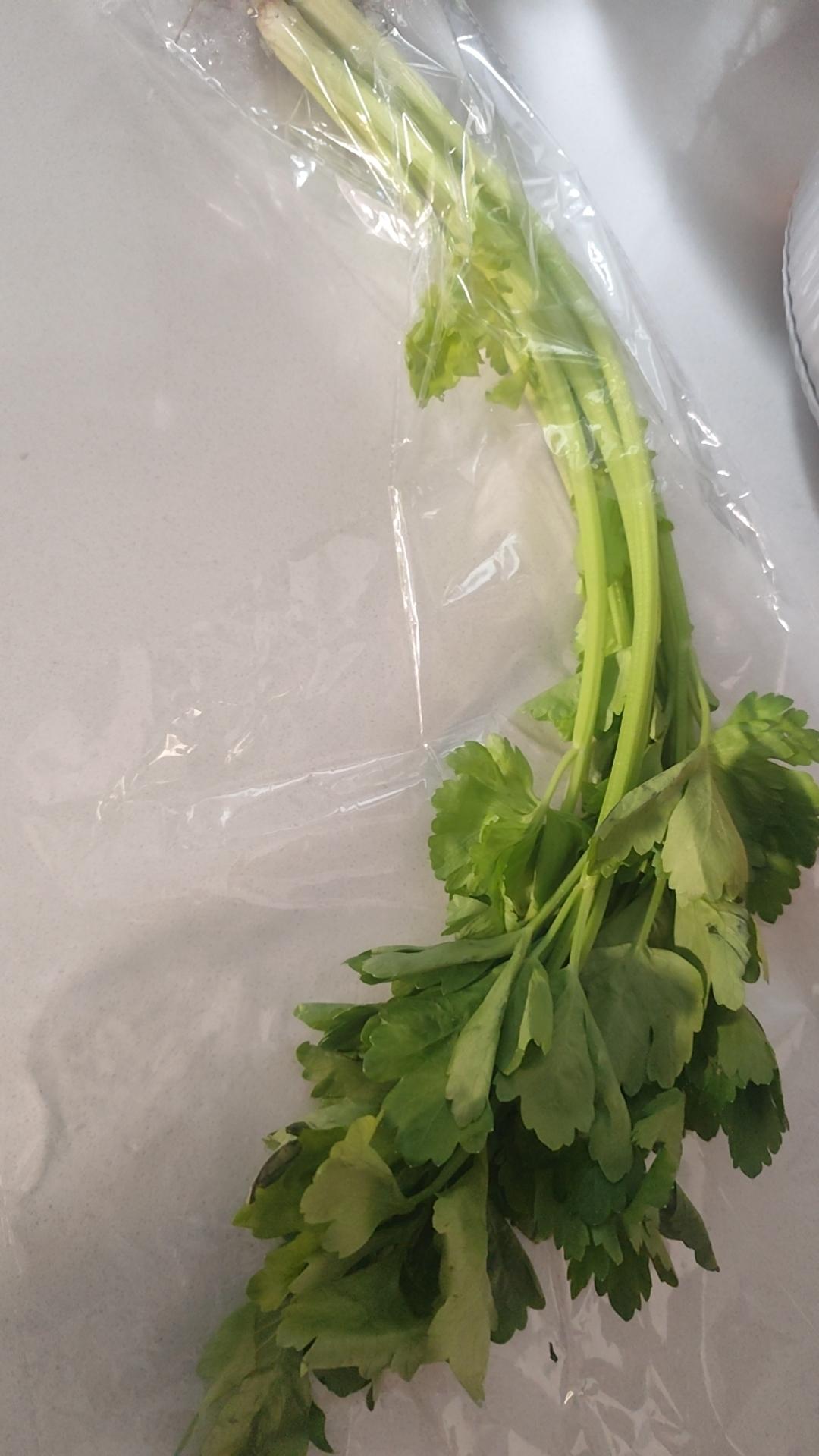 每天都去老客户家打扫，我真是太厌倦了。
他家特别干净，没什么可做的，这两天老客户