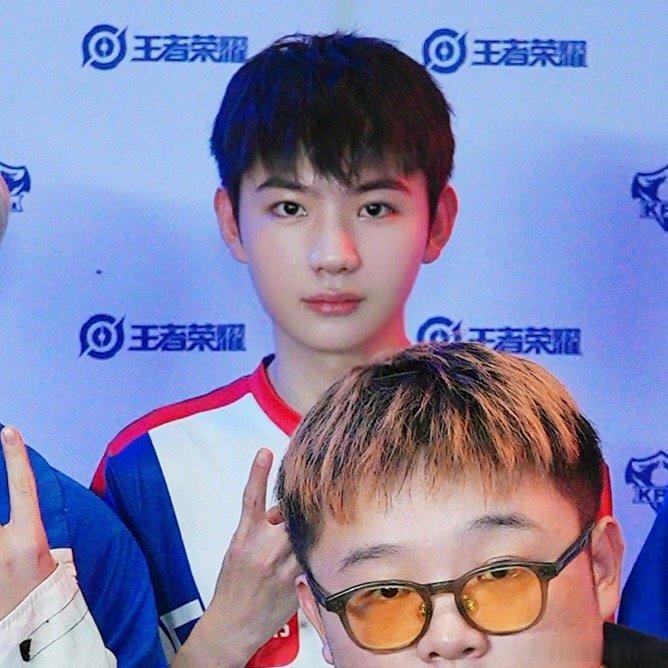 呆萌无害完全没有攻击力的长相嘴巴里竟然能讲出那种冰冷的话 
