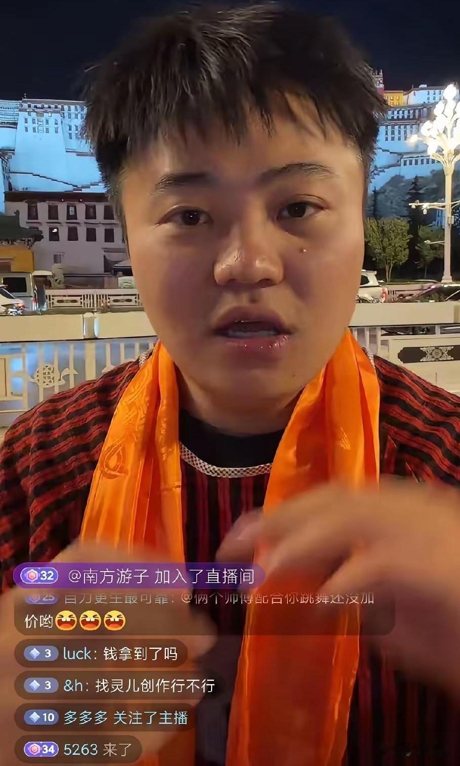 2020年开始经营抖音，2026年六月爆火，经过六年的时间，不是一下子就成名，不