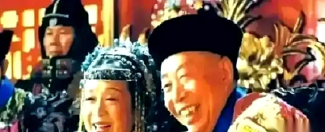 1908年慈禧驾崩前夕，伺候了她38年的李莲英，把历年来拿的所有赏赐贴上内务府封