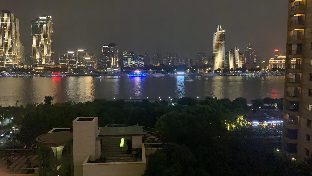 【琅河财经】中午和一个北京来的朋友吃饭，她原来在央视，后来去了华夏幸福做高管，2